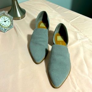 Gently used light grey DV flats - so cute with sub dresses! Slight wear on suede